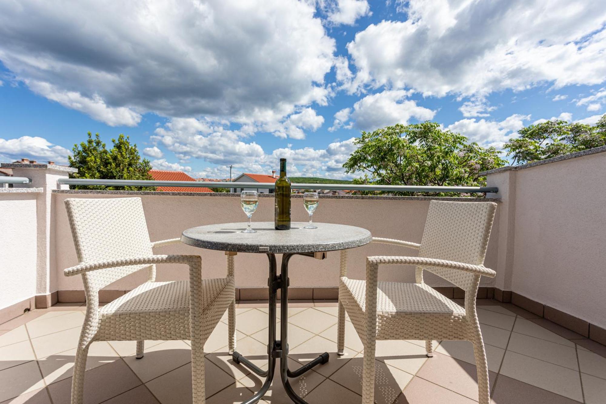 B&B Villa Ana Krk Town Exteriör bild
