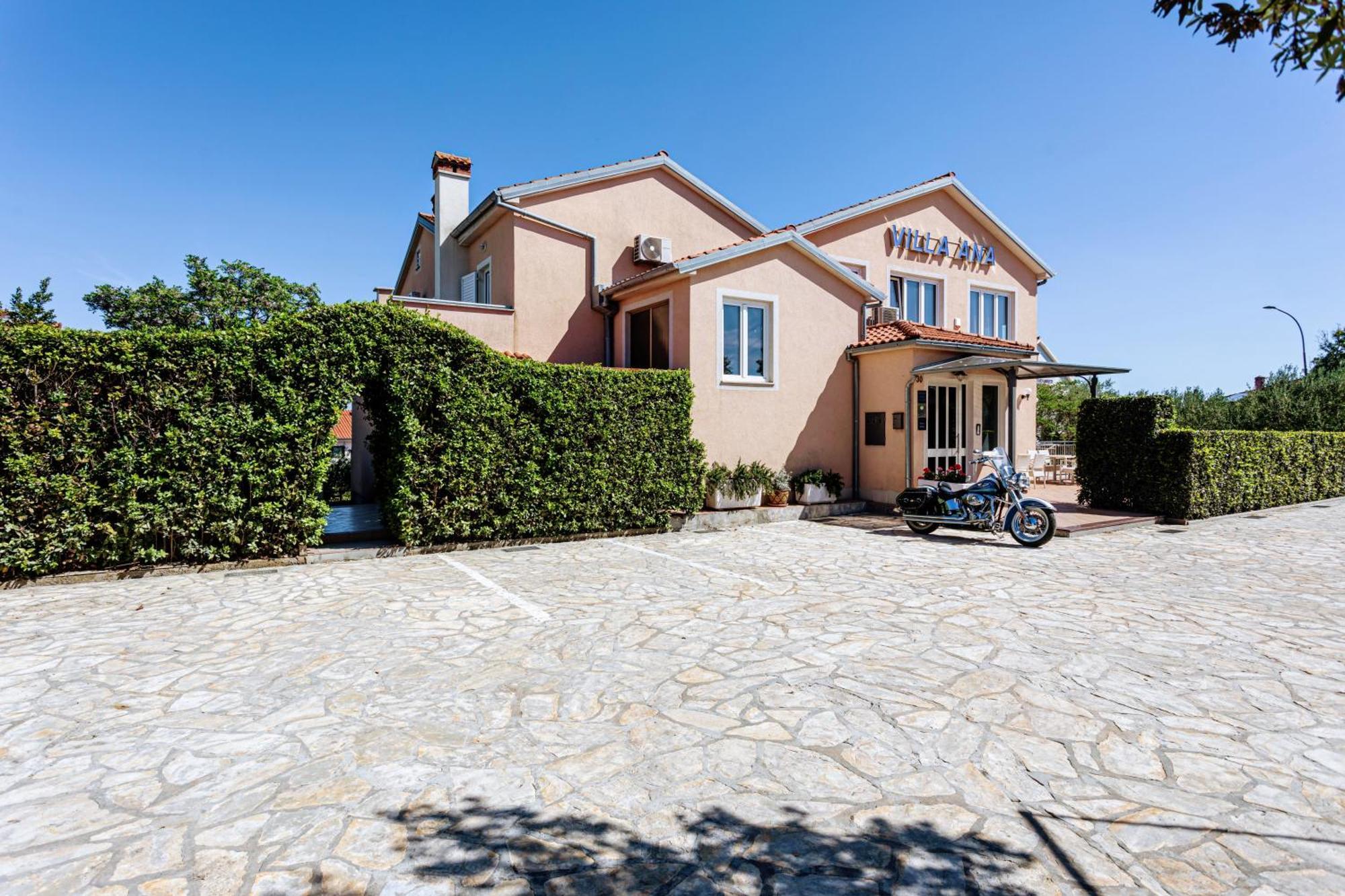 B&B Villa Ana Krk Town Exteriör bild