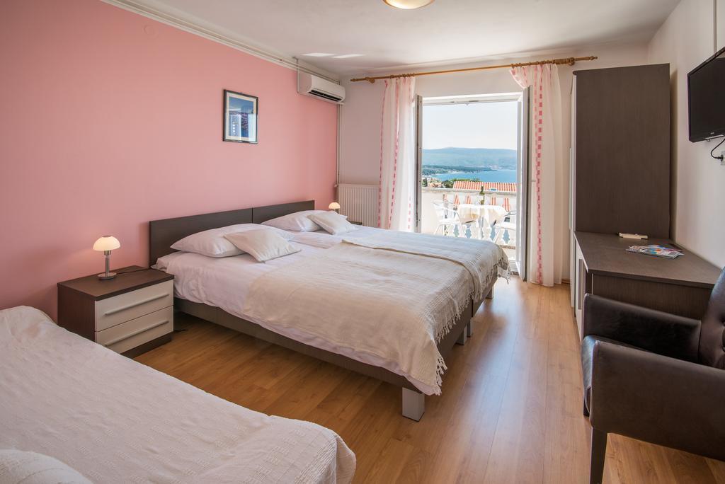 B&B Villa Ana Krk Town Exteriör bild
