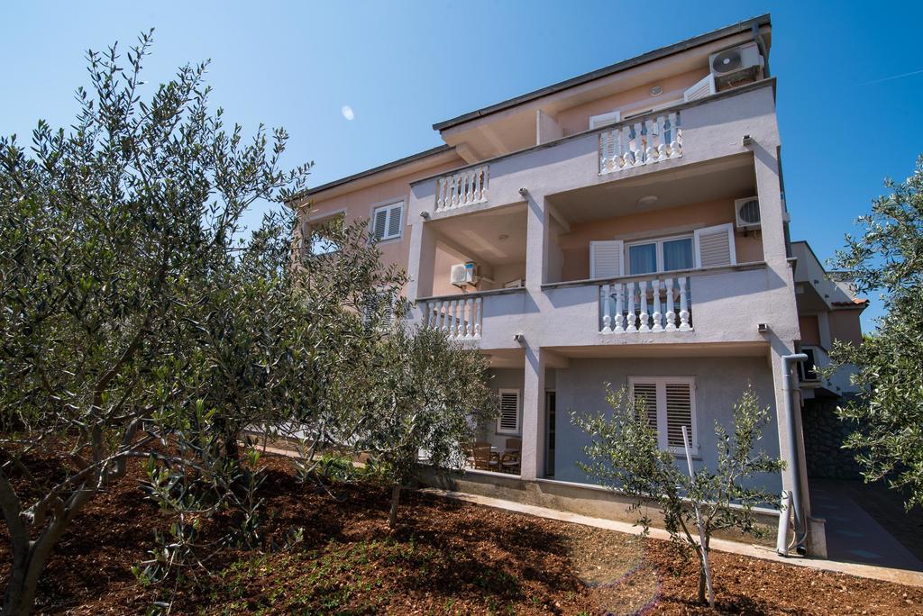 B&B Villa Ana Krk Town Exteriör bild