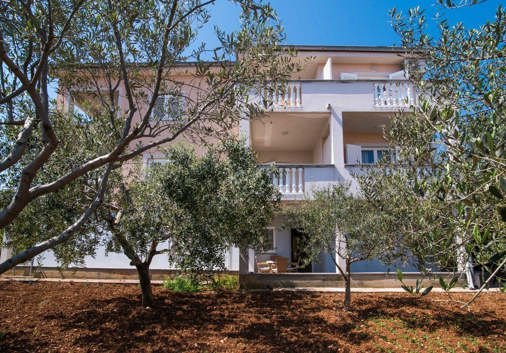 B&B Villa Ana Krk Town Exteriör bild