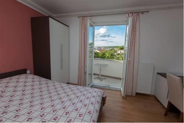 B&B Villa Ana Krk Town Exteriör bild