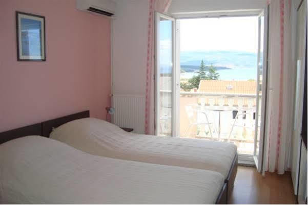 B&B Villa Ana Krk Town Exteriör bild