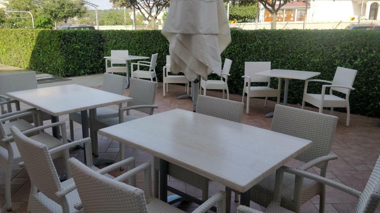 B&B Villa Ana Krk Town Exteriör bild